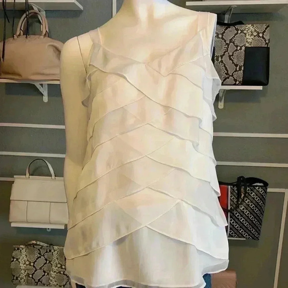 White House/Black Market - Picture 5 of 10